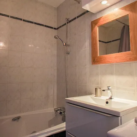 Castellane - 40 M2 Avec Balcon Et Parking Apartmán