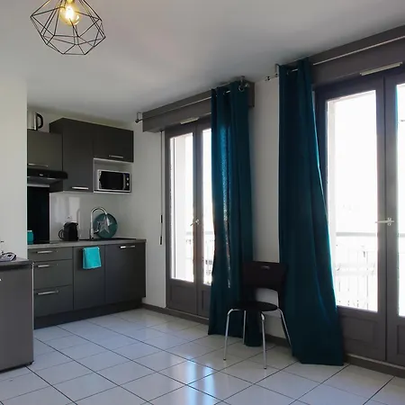 Castellane - 40 M2 Avec Balcon Et Parking Apartmán *